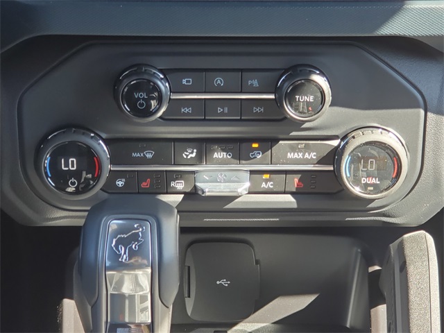2024 Ford Bronco Outer Banks photo 21