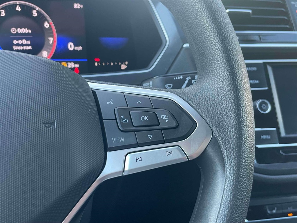 2022 Volkswagen Tiguan S photo 18