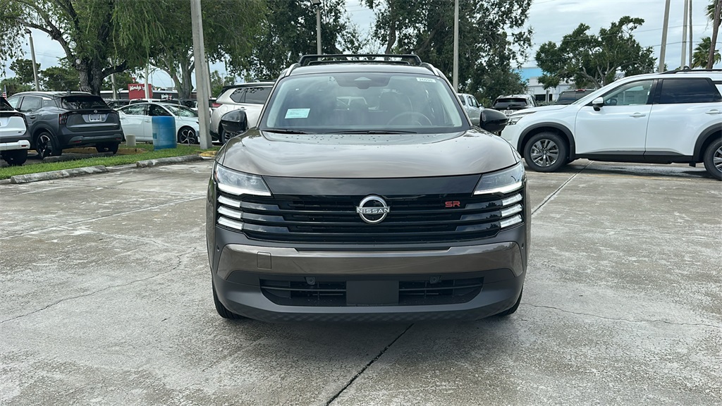 2026 Nissan Kicks SR photo 2