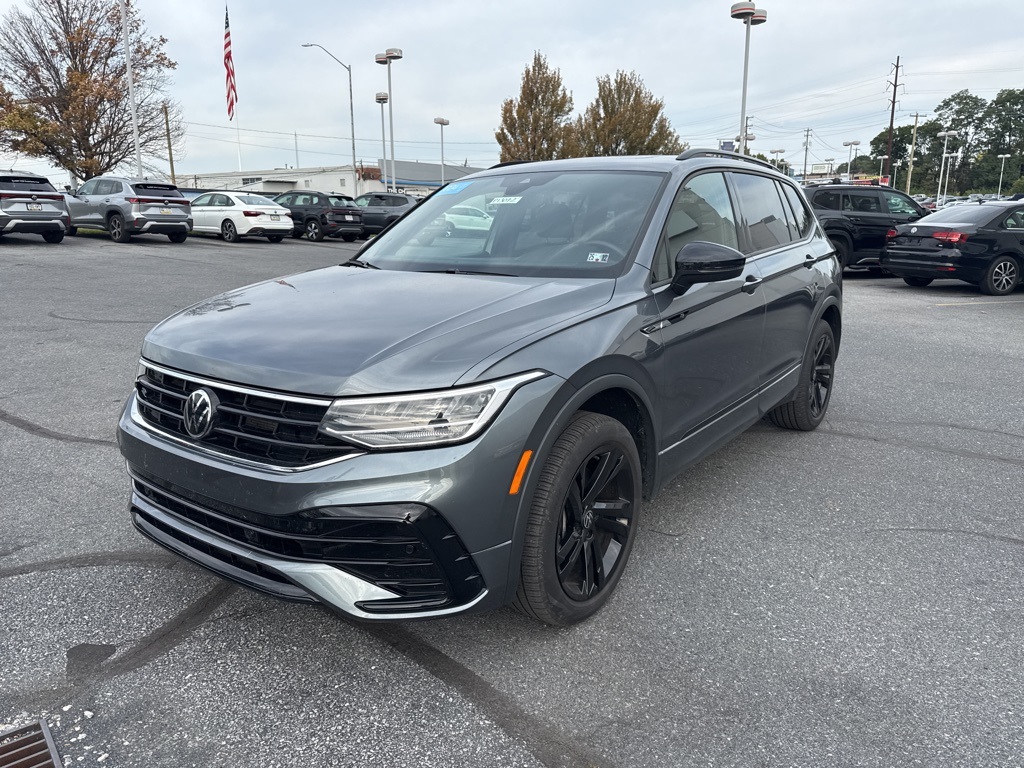 2024 Volkswagen Tiguan SE R-Line Black photo 4