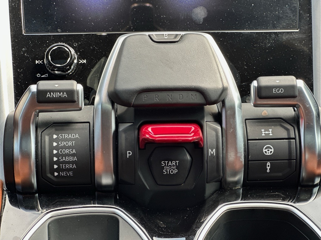 2019 Lamborghini Urus Base photo 32