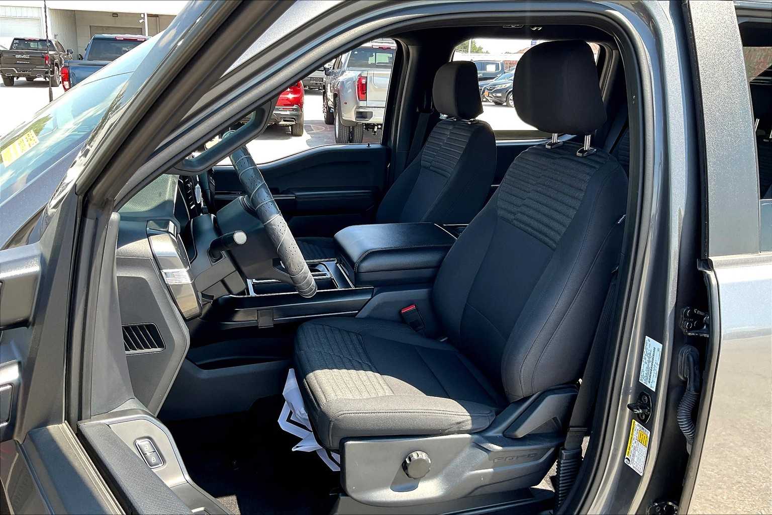 2023 Ford F-150 XL photo 4