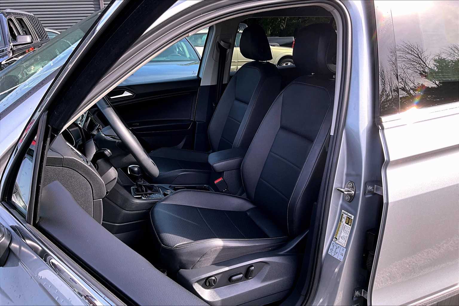 2020 Volkswagen Tiguan SE photo 7