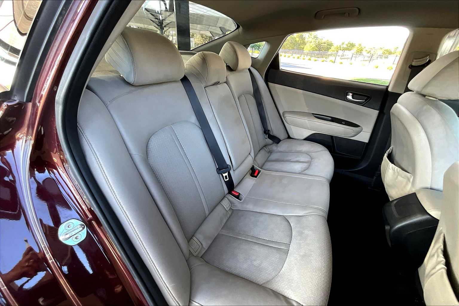 2017 Kia Optima LX photo 19