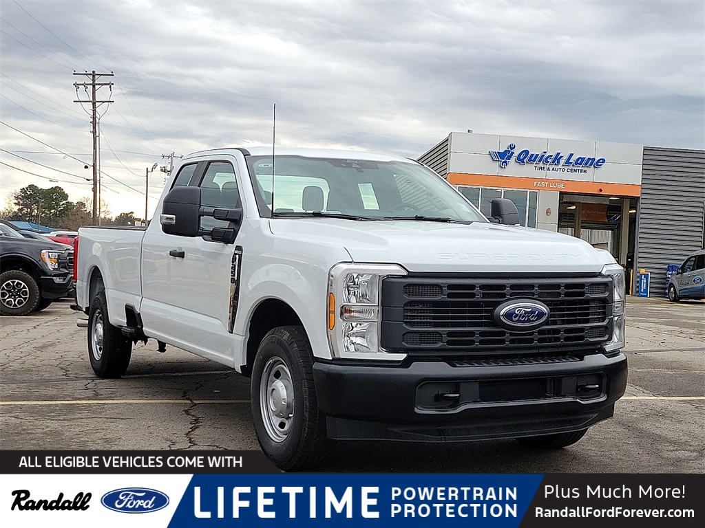2025 Ford F-250 Super Duty XL's photo