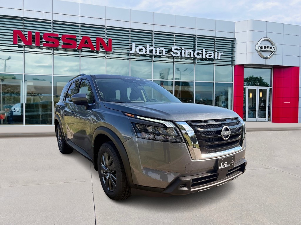 2025 Nissan Pathfinder SV's photo