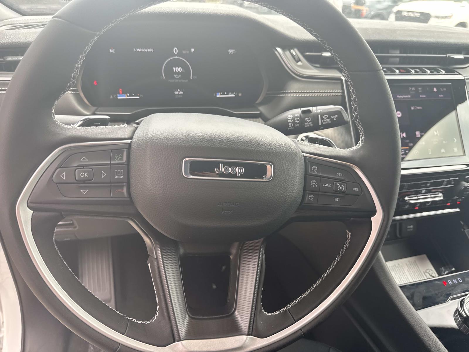 2025 Jeep Cherokee Laredo X photo 10