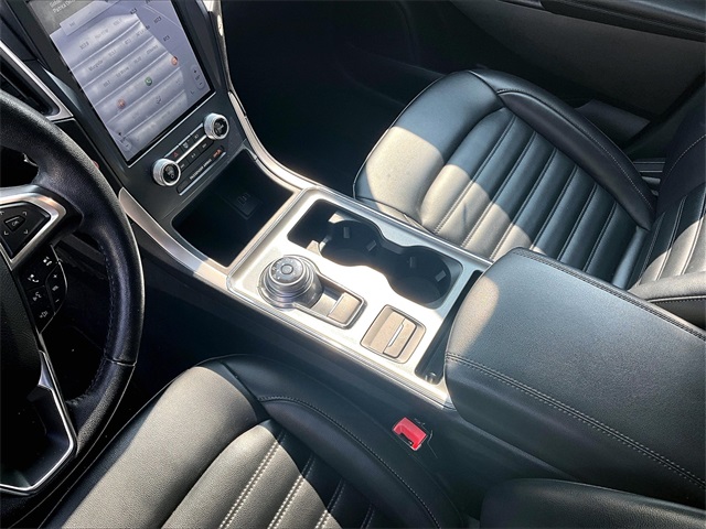 2022 Ford Edge SEL photo 14
