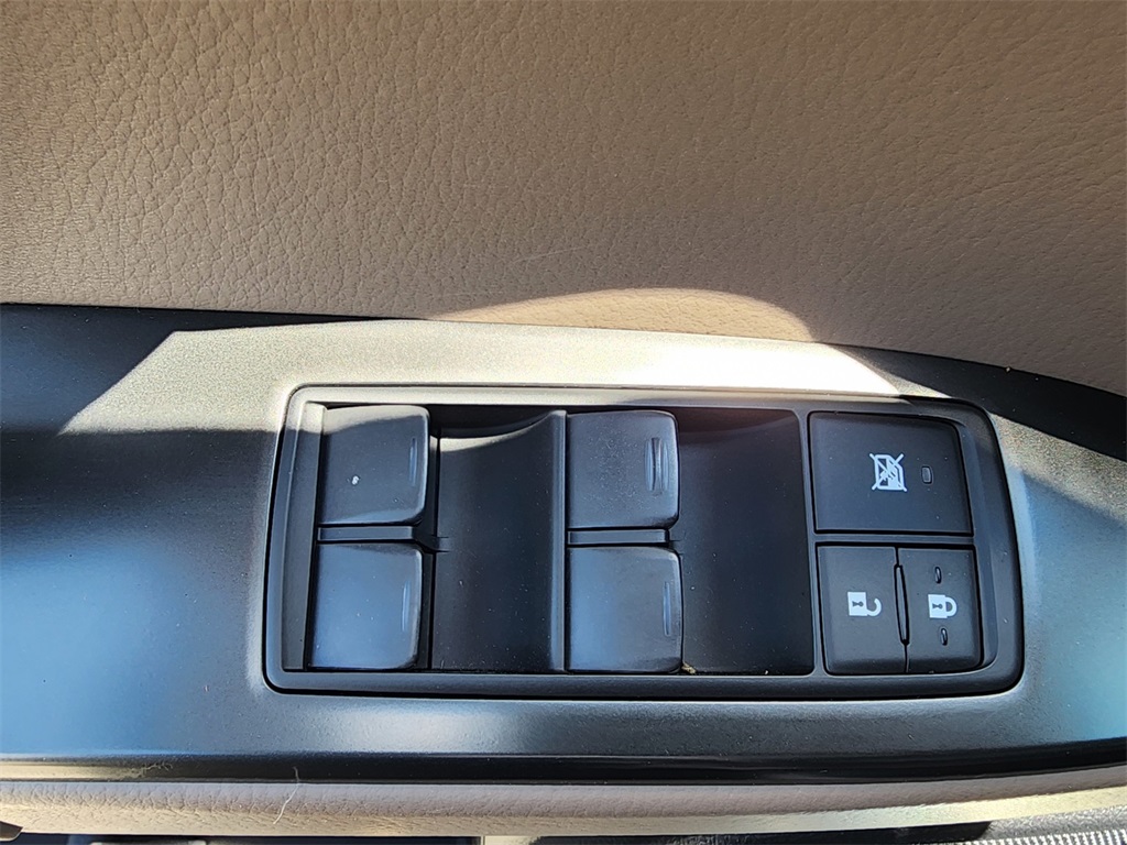 2023 Lexus GX 460 Luxury photo 13