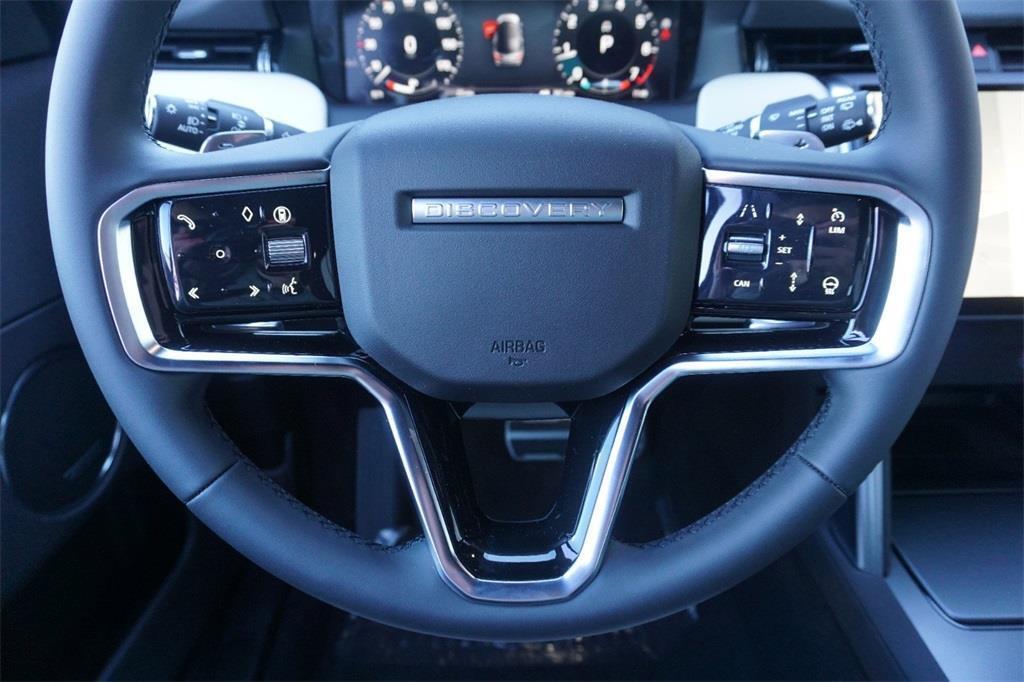 2025 Land Rover Discovery Sport Dynamic SE photo 8