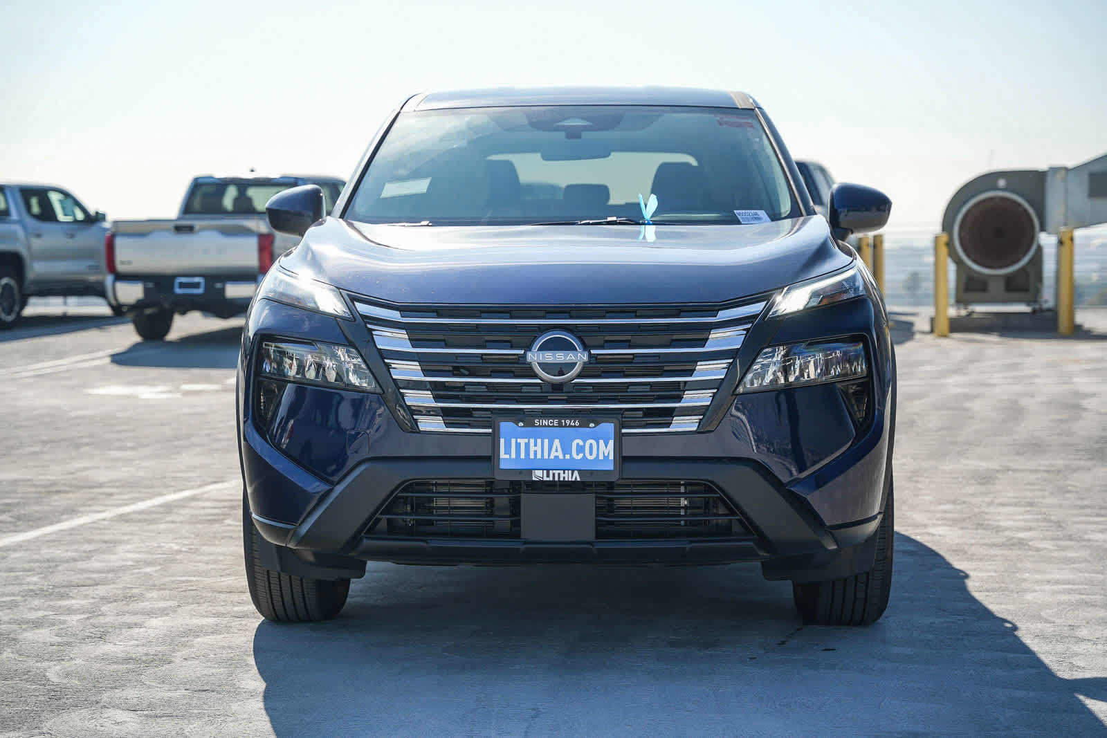 2025 Nissan Rogue SV photo 2
