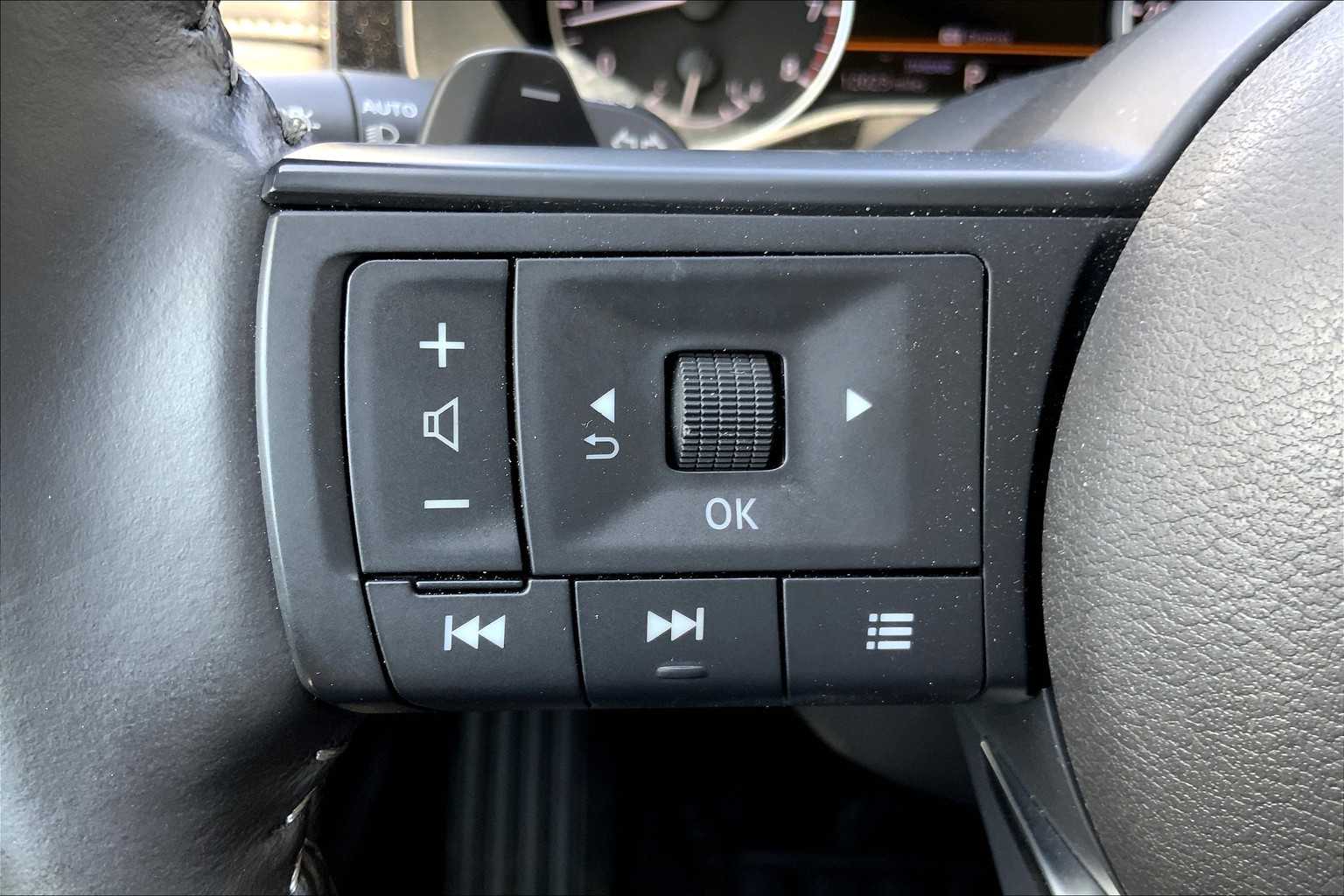 2025 Nissan Pathfinder SV photo 20