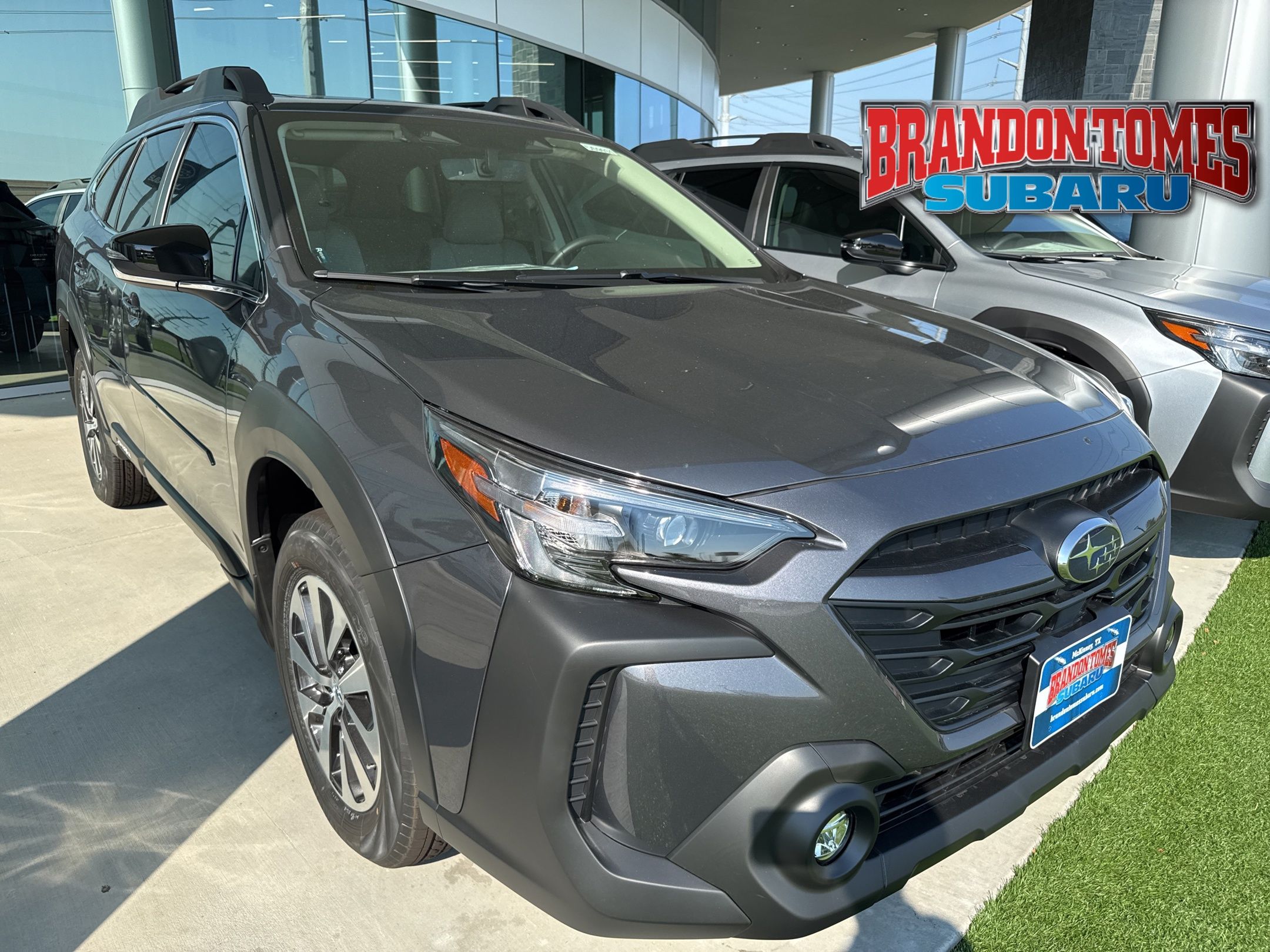 2025 Subaru Outback Premium's photo