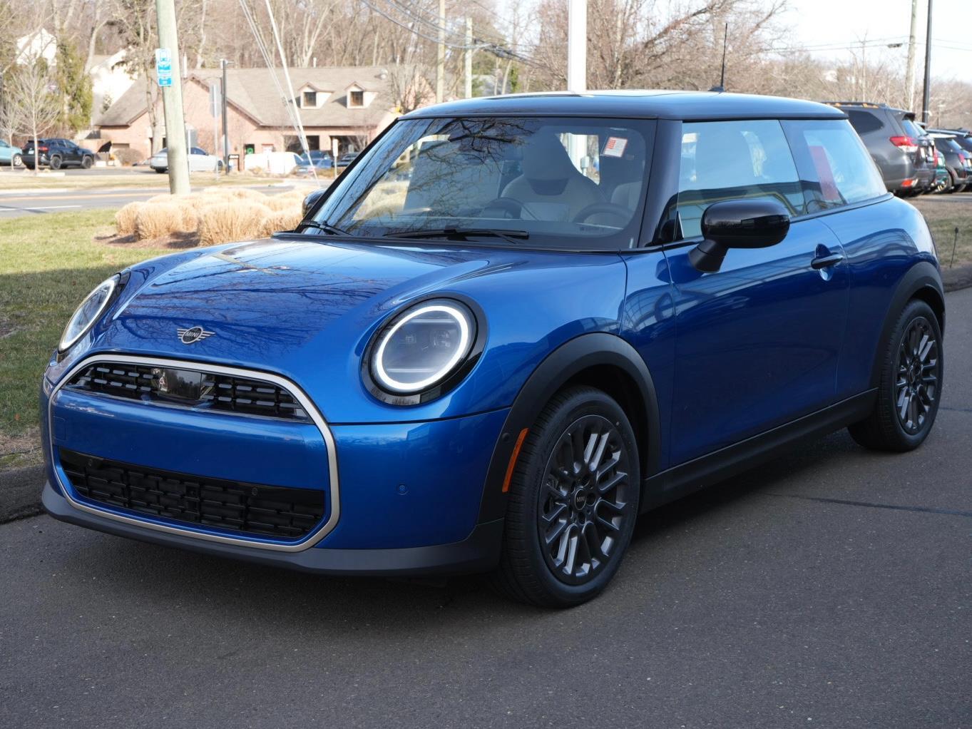 2026 MINI Hardtop 2 Door's photo