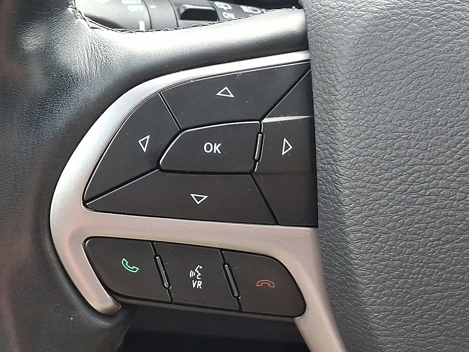 2020 Jeep Grand Cherokee Altitude photo 19