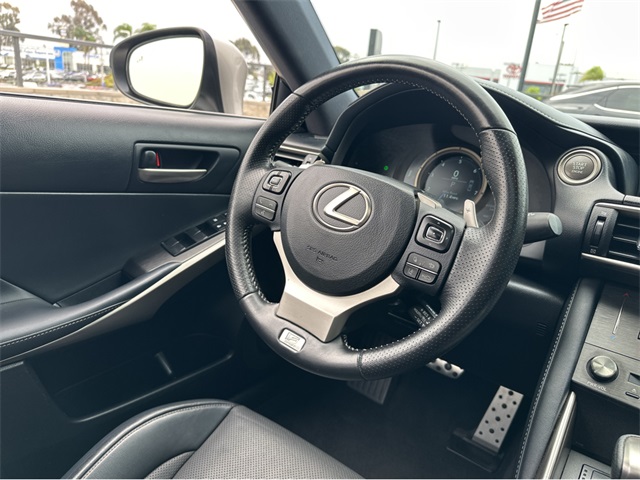 2019 Lexus IS 350 F SPORT photo 8