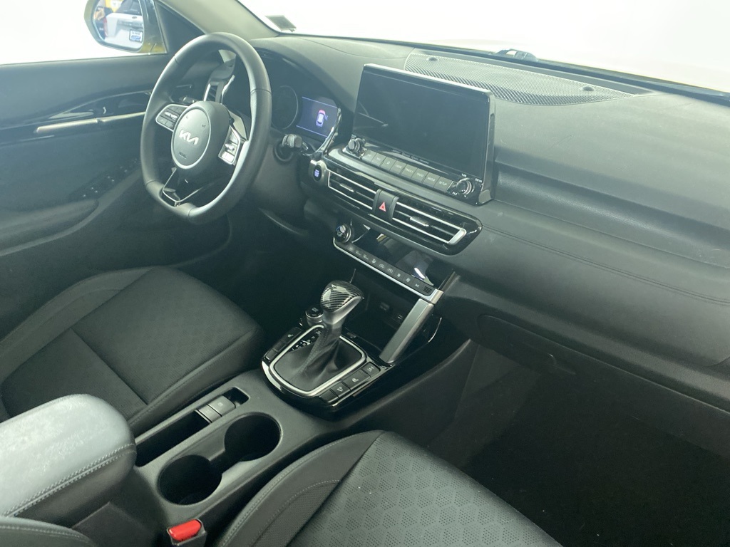 2022 Kia Seltos SX photo 22