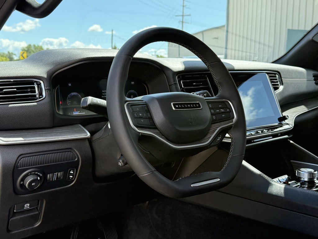 2023 Jeep Wagoneer L Series II photo 19