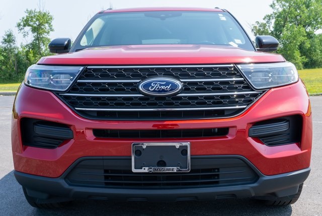 2023 Ford Explorer XLT photo 3