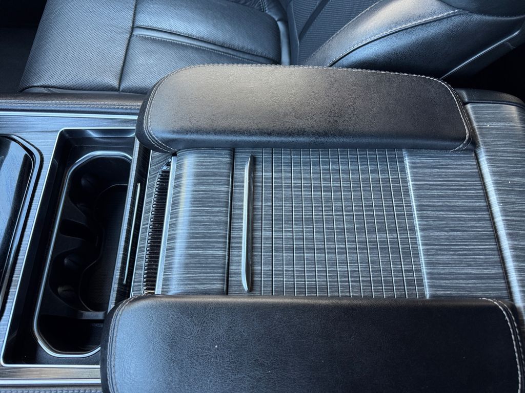 2024 Jeep Wagoneer L Series II photo 21