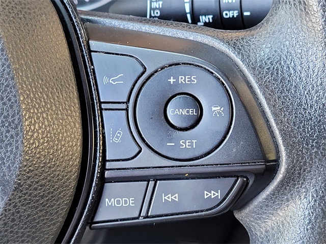2020 Toyota RAV4 Hybrid XLE photo 29