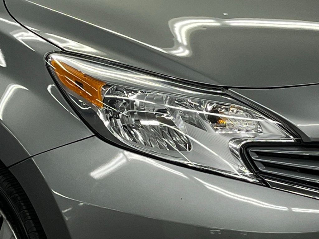 2015 Nissan Versa Note SL photo 34