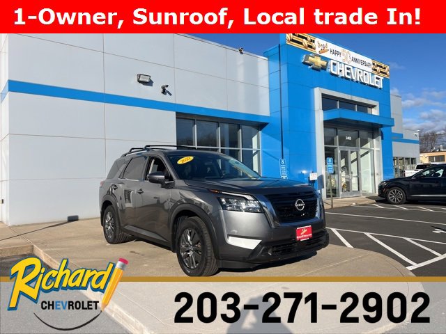 2022 Nissan Pathfinder SV's photo