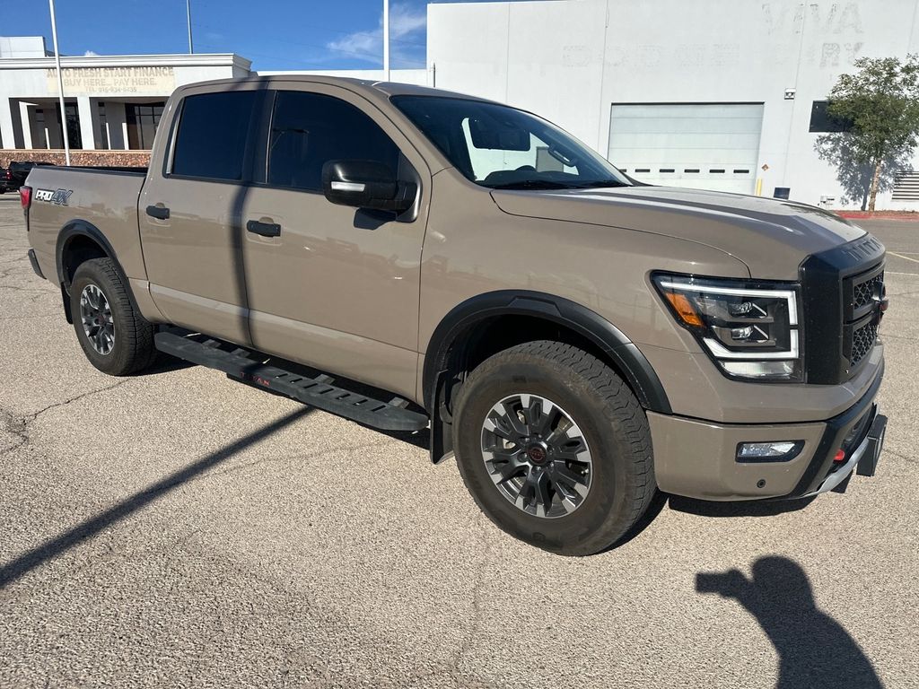 2024 Nissan Titan PRO-4X photo 3