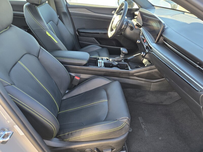 2025 Kia K5 GT photo 4