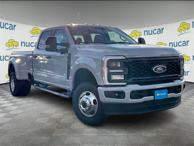 2026 Ford F-350 Super Duty XL's photo