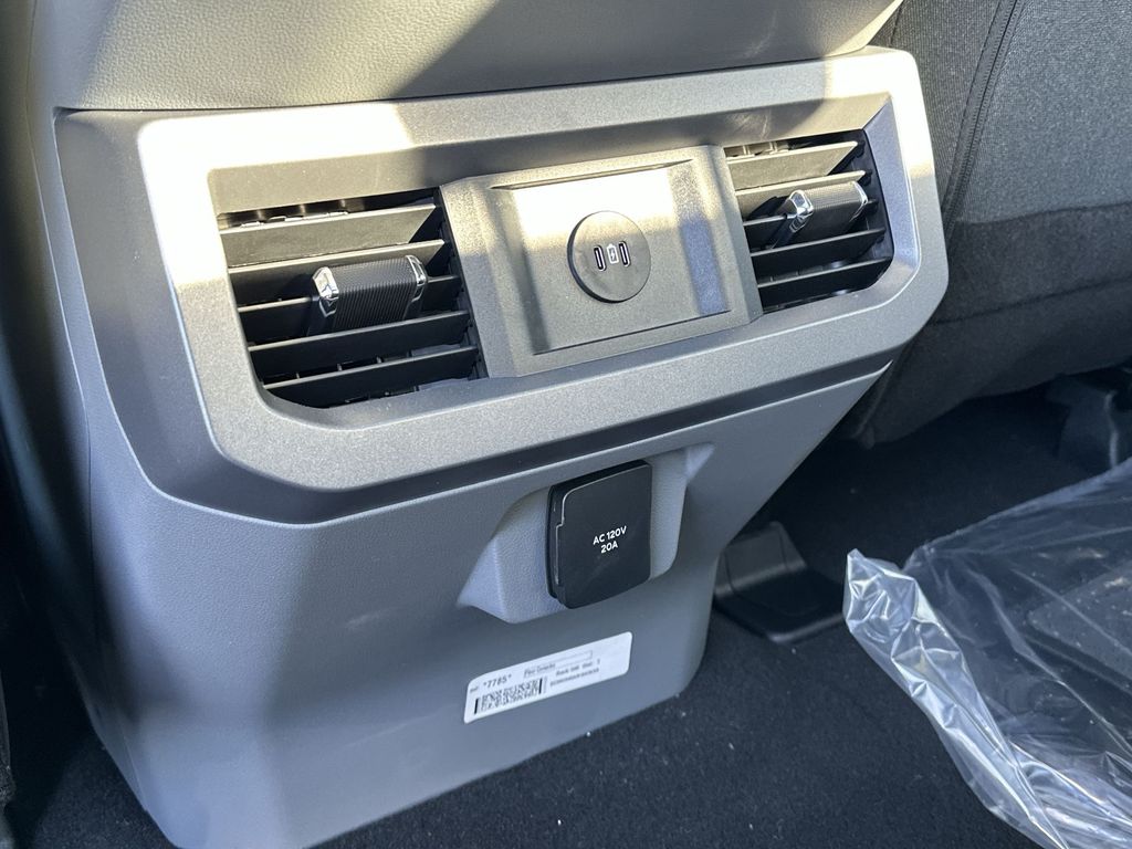 2025 Ford F-350 XLT photo 35