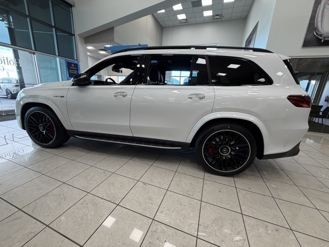 2026 Mercedes Benz GLS AMG 63 4MATIC photo 2