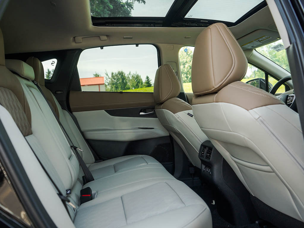 2025 Nissan Murano Platinum photo 12