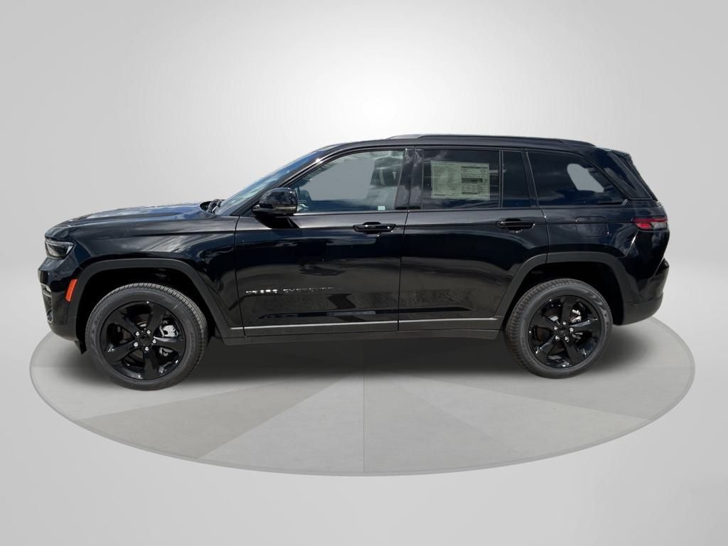 2025 Jeep Grand Cherokee Limited photo 4