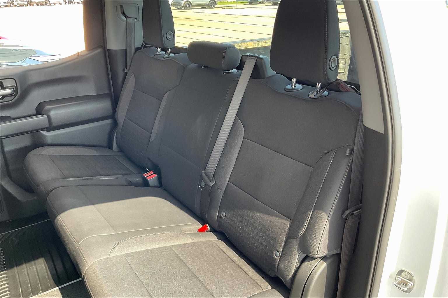 2024 Chevrolet Silverado 1500 Custom photo 18