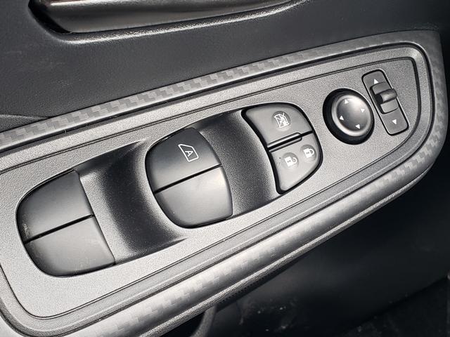 2025 Nissan Versa S photo 21