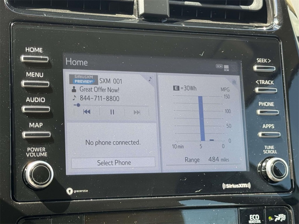 2021 Toyota Prius LE photo 3