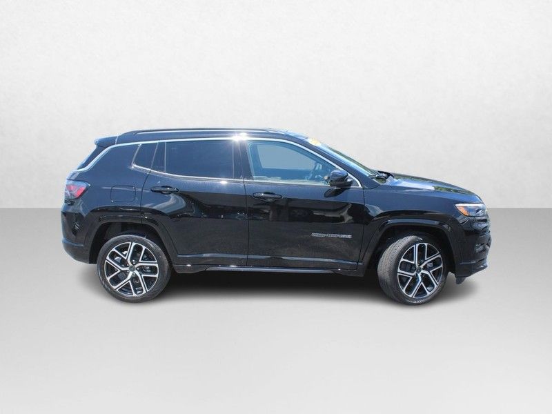 2025 Jeep Compass Limited photo 2