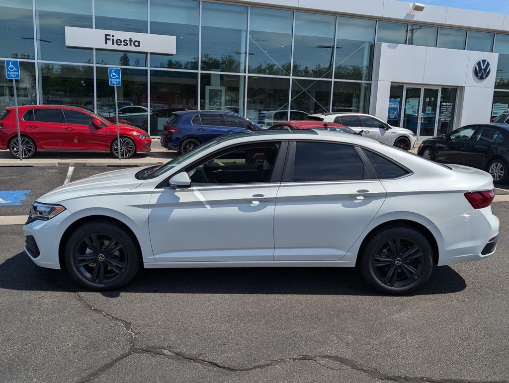 2024 Volkswagen Jetta 1.5T SE photo 8