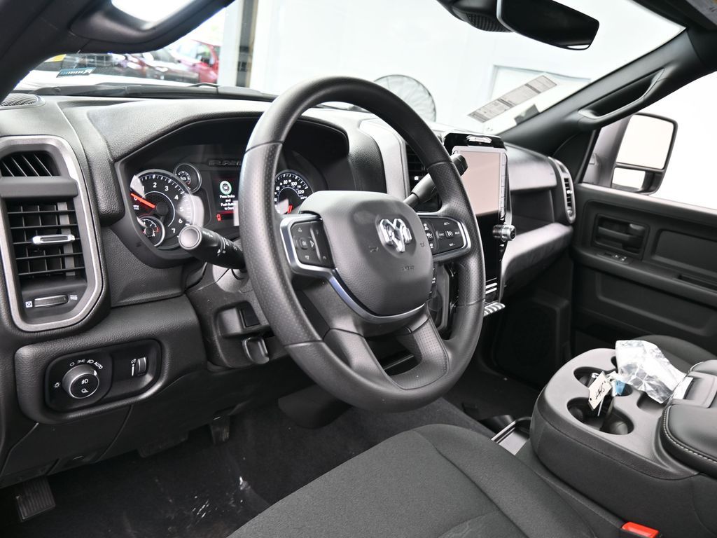 2025 Ram 2500 Tradesman photo 4