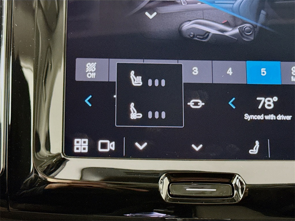 2025 Volvo XC60 Hybrid T8 photo 20