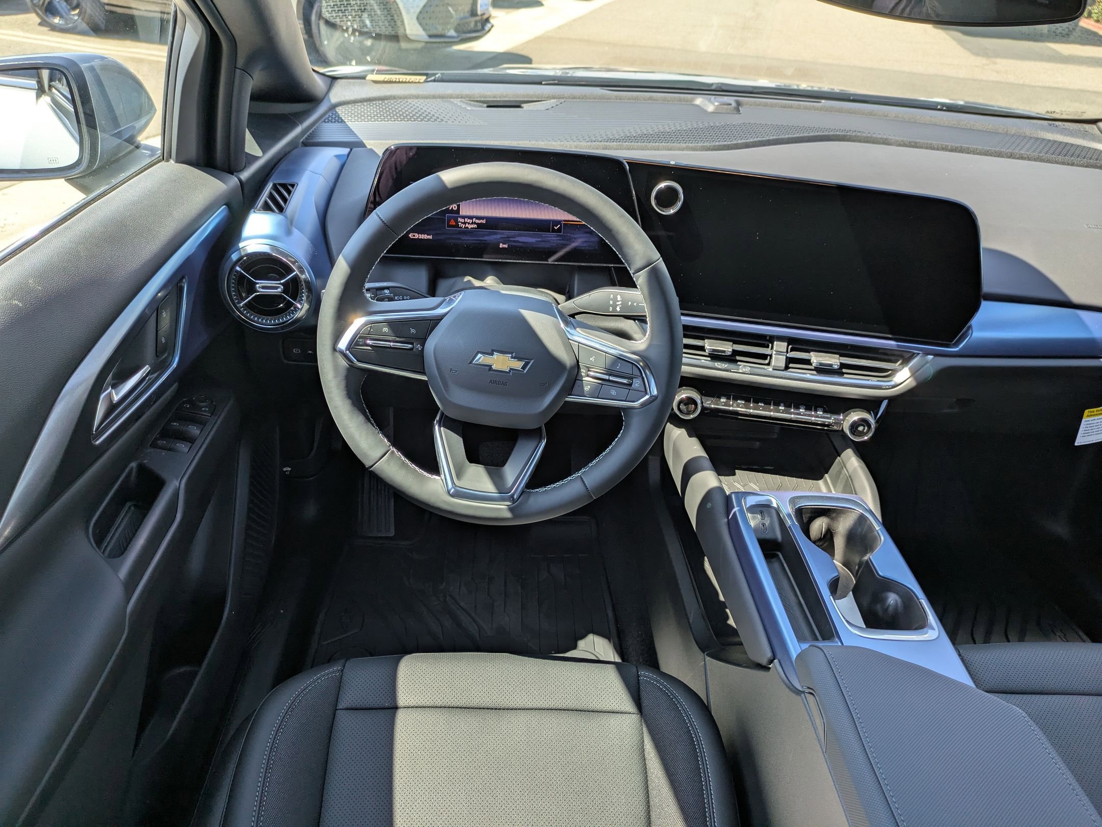 2026 Chevrolet Equinox EV 1LT photo 13