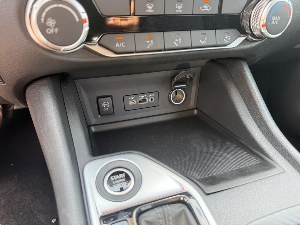 2025 Nissan Sentra SV photo 8