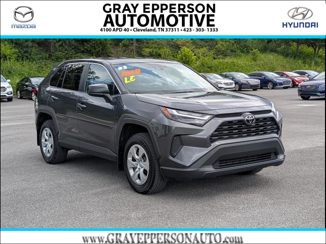 2023 Toyota RAV4 LE's photo