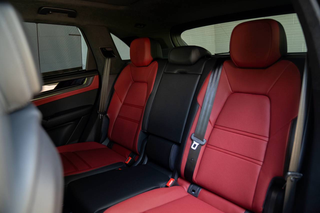 2025 Porsche Cayenne GTS photo 30