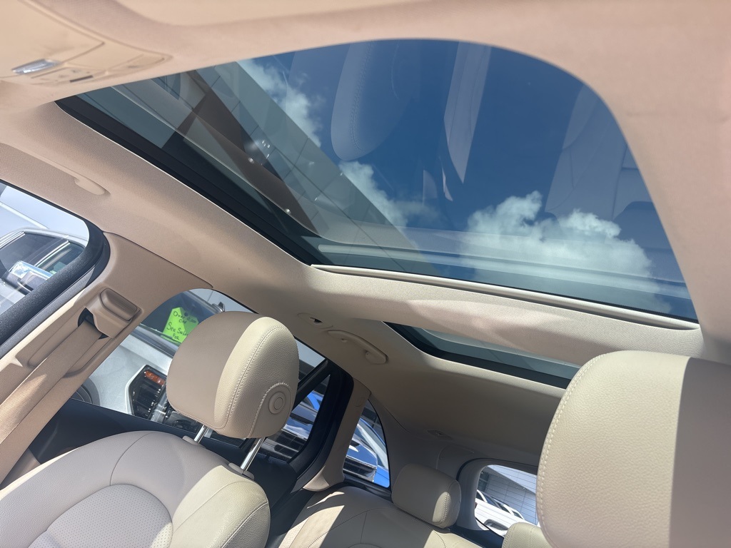 2016 Mercedes Benz GLC 300 4MATIC photo 23