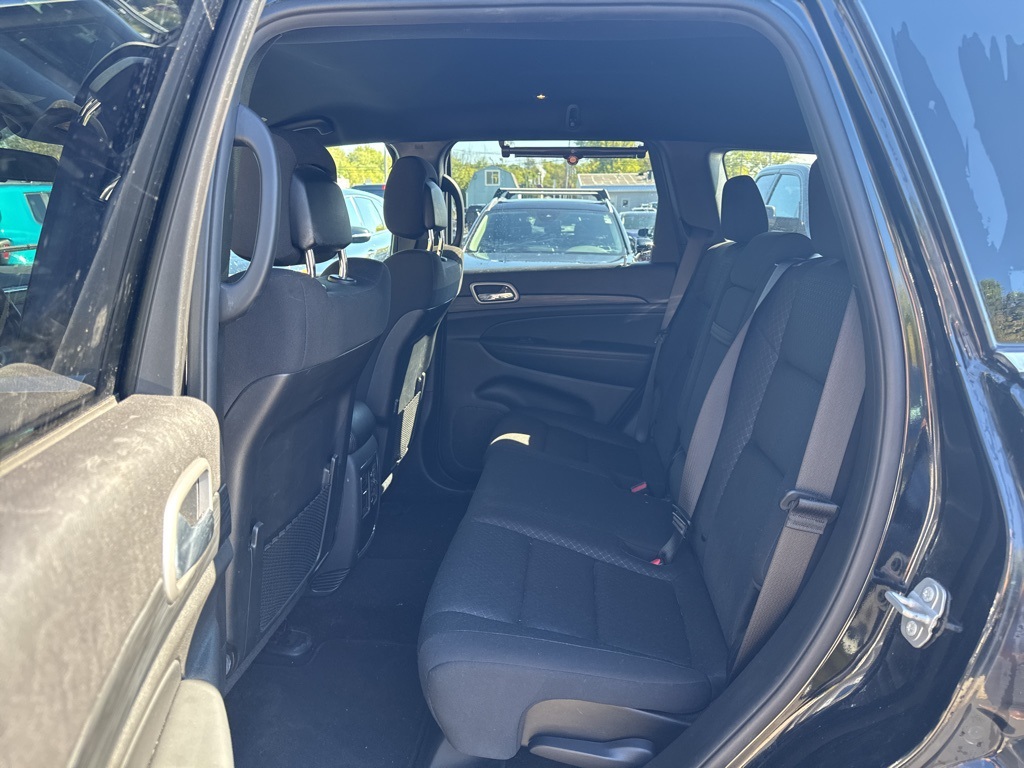 2020 Jeep Grand Cherokee Laredo E photo 3
