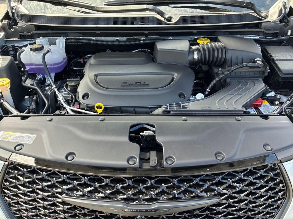 2026 Chrysler Pacifica photo 14