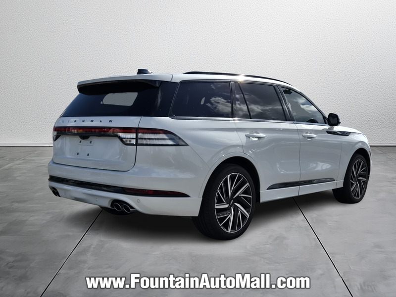 2025 Lincoln Aviator Black Label photo 4