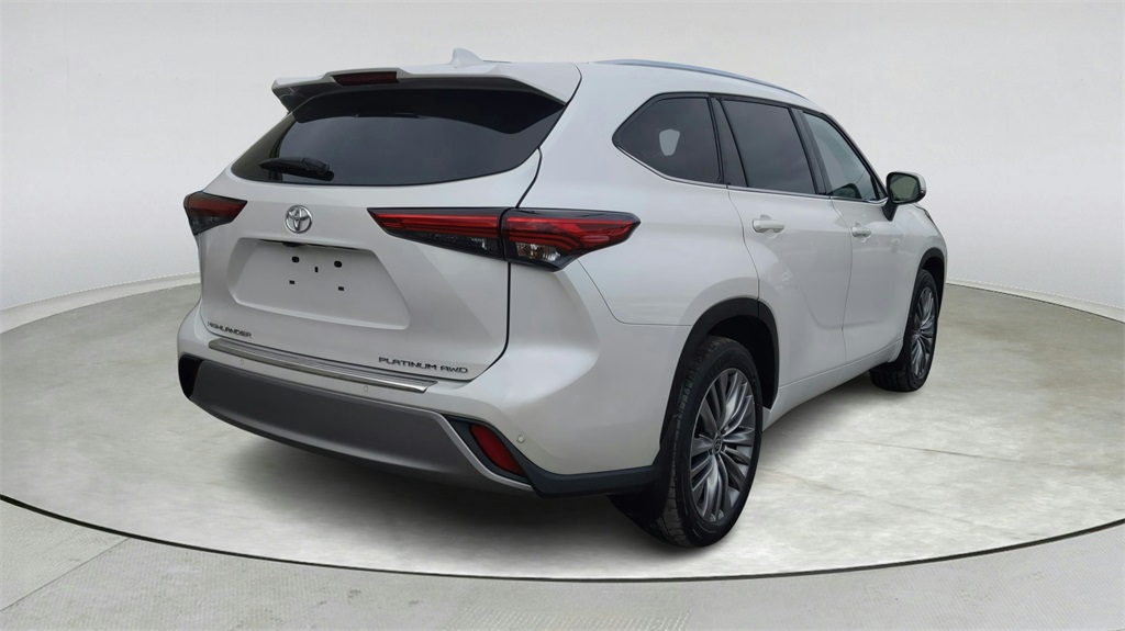 2021 Toyota Highlander Platinum photo 4